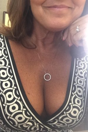 J’ai besoin d’un gars qui tient parole Françoise - rencontre-Cougar-Saint-Étienne