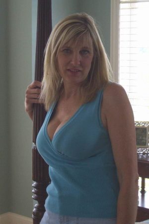 Émilie - rencontre-MILF-Versailles