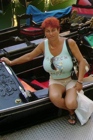 Je suis en manque de nature et de liberté ! Nina - rencontre-Milf-Colombes