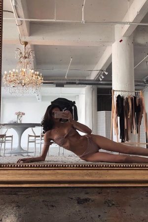 Vous cherchez une vraie nana pour de vrai ? Marine - rencontre-Naturiste-Meaux